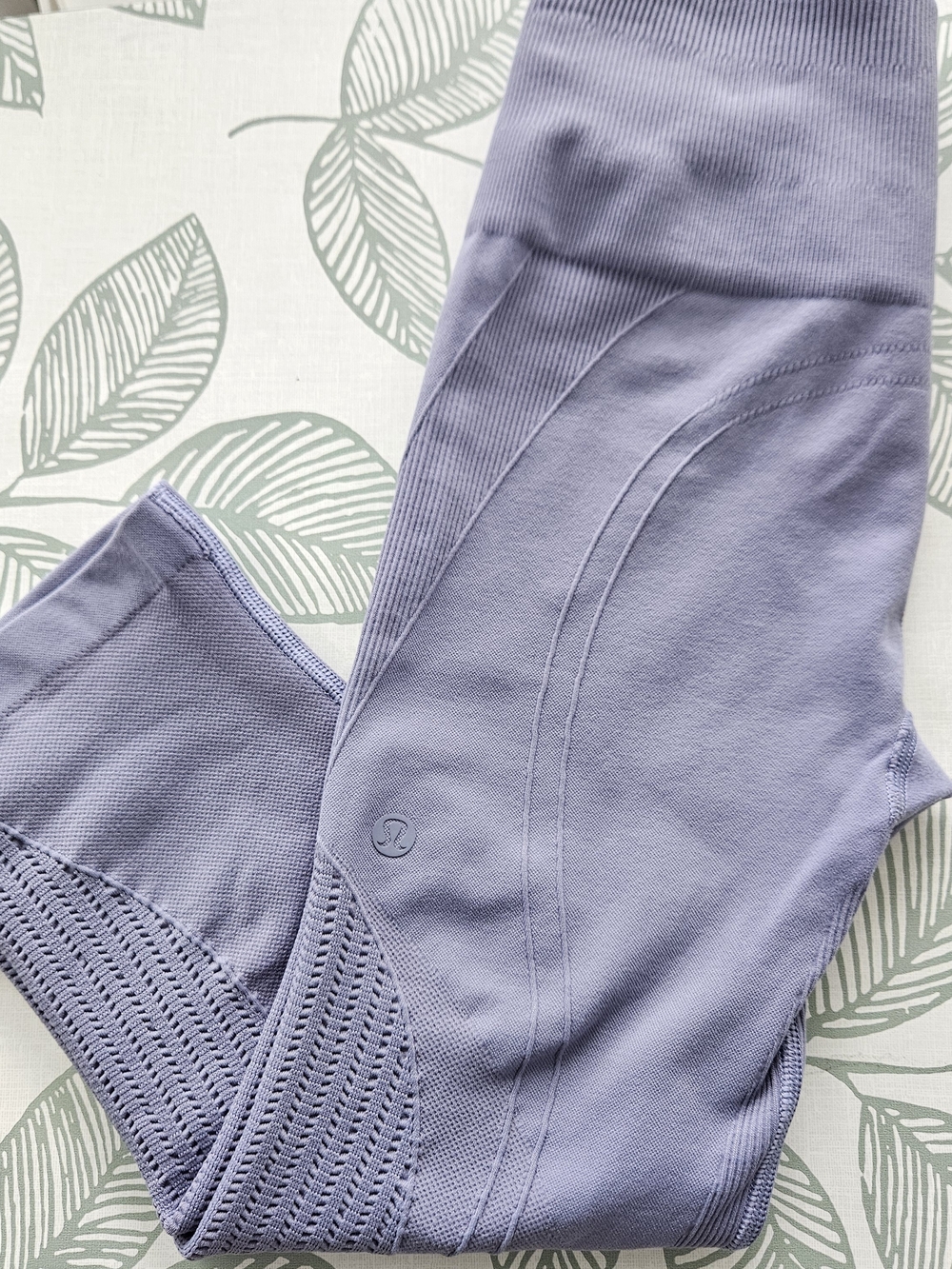 Lululemon In The Flow Light Purple/Lavander Leggings Crop Yoga